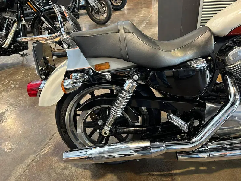 Harley-Davidson 883 Low (2008 - 12) - XL 883L (10)