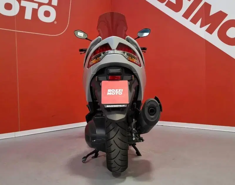 Suzuki Burgman 400 (2022 - 24) (5)