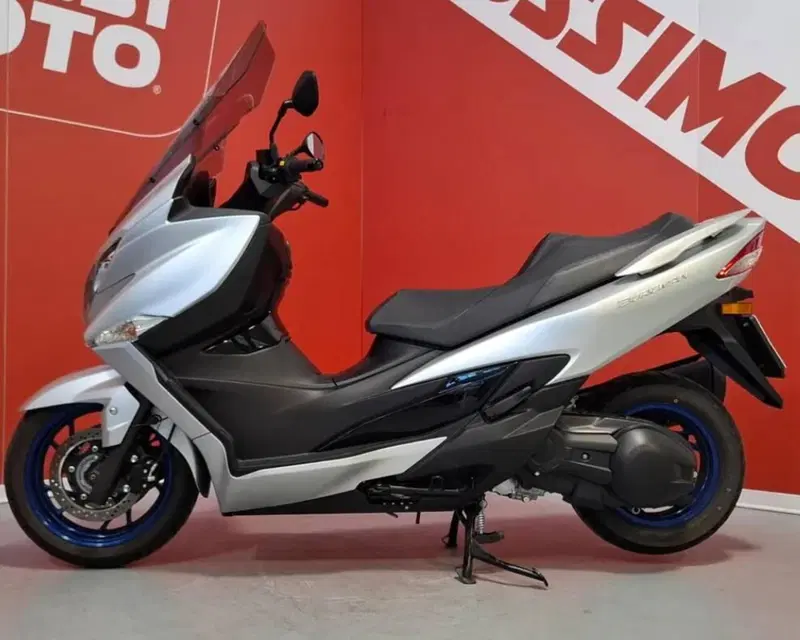Suzuki Burgman 400 (2022 - 24) (4)