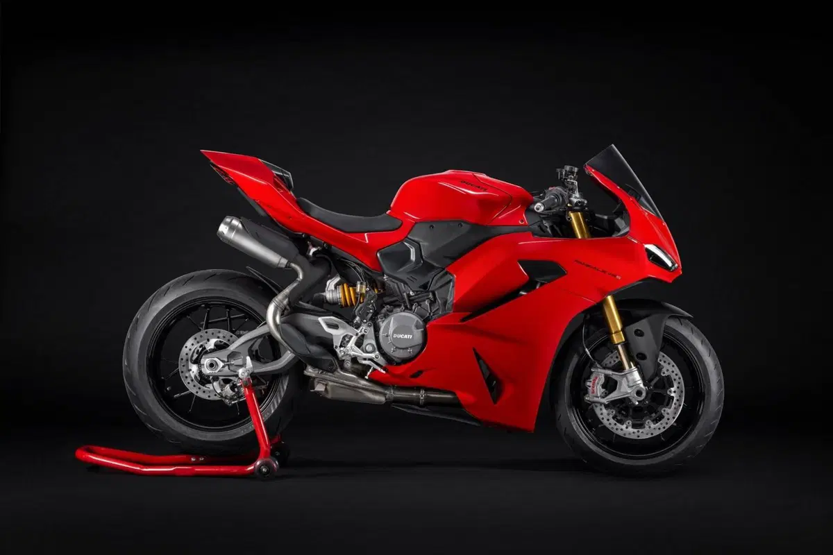 Ducati Panigale V2 S (2025 - 26) (2)