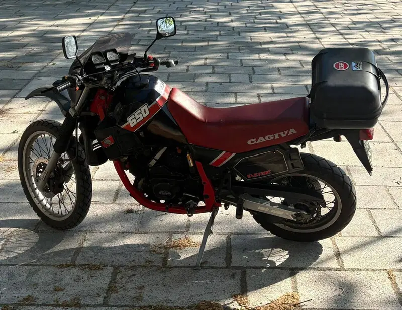 Cagiva Elefant 650 (11)