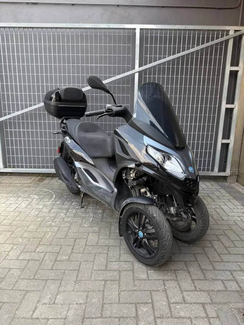 Piaggio MP3 300 ABS Hpe (2021 - 24) (4)