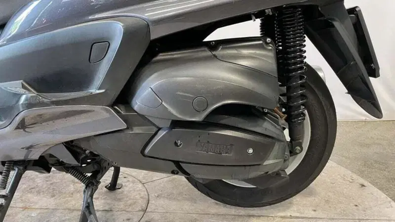 Yamaha Majesty 400 (2004 - 08) (4)