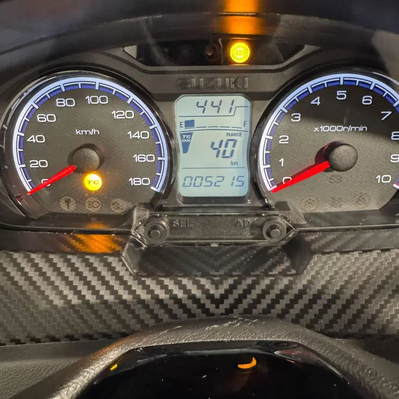 Suzuki Burgman 400 (2025 - 26) (4)