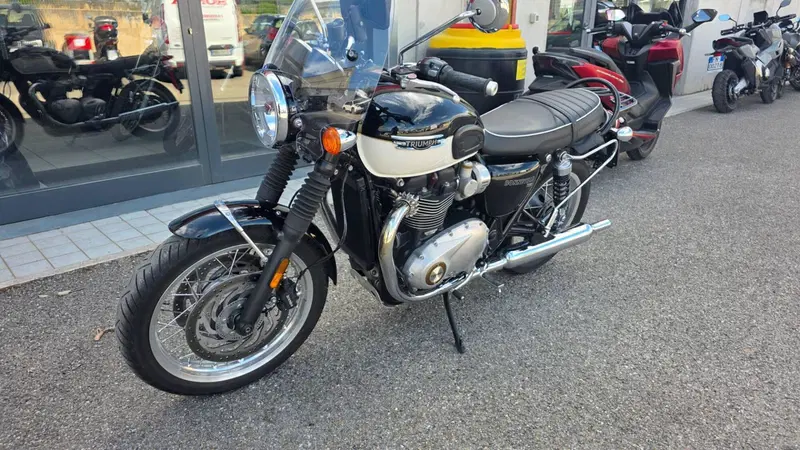Triumph Bonneville T120 (2021 - 25) (3)
