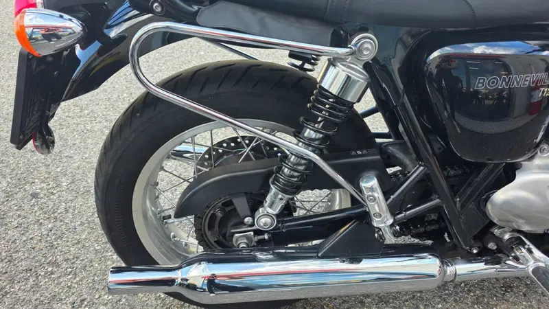 Triumph Bonneville T120 (2021 - 25) (8)