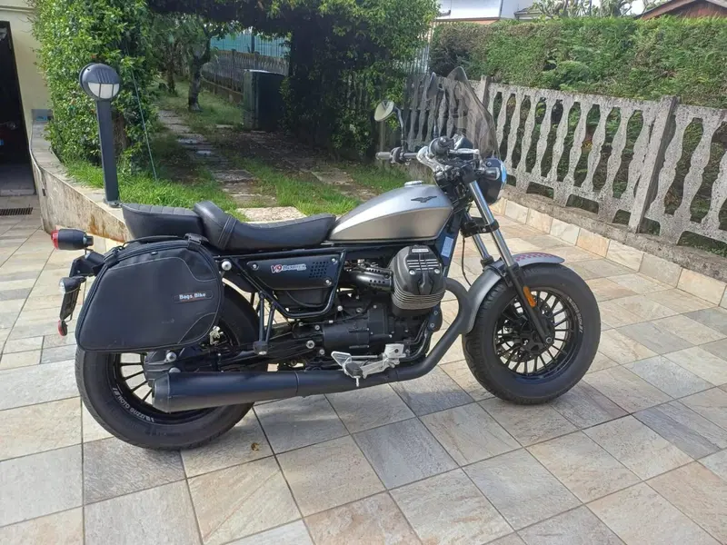 Moto Guzzi V9 Bobber (2018 - 20) (6)