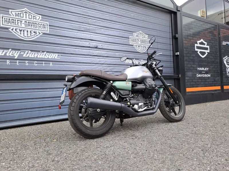 Moto Guzzi V7 Stone Centenario (2021 - 22) (3)