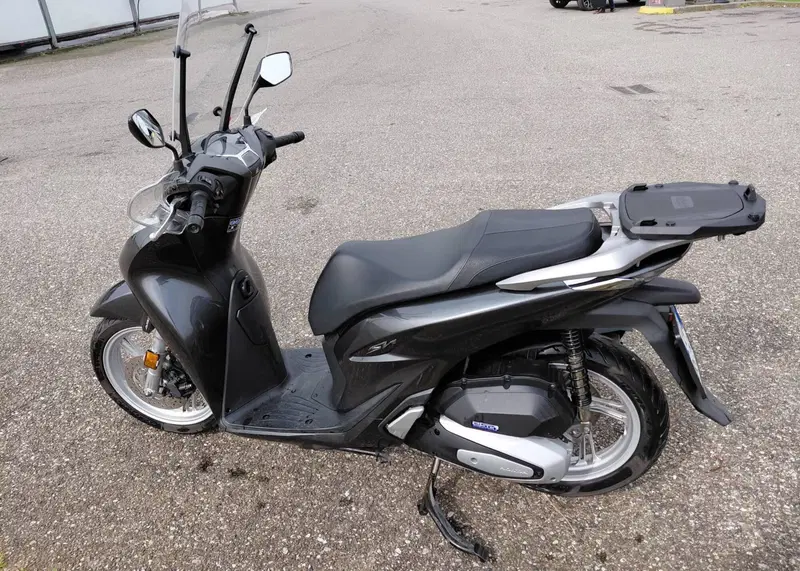 Honda SH 150i Sport (2022 - 23) (4)