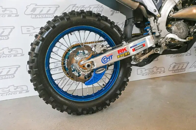 Tm Moto EN 125 ES Fi 2T (2025) (4)