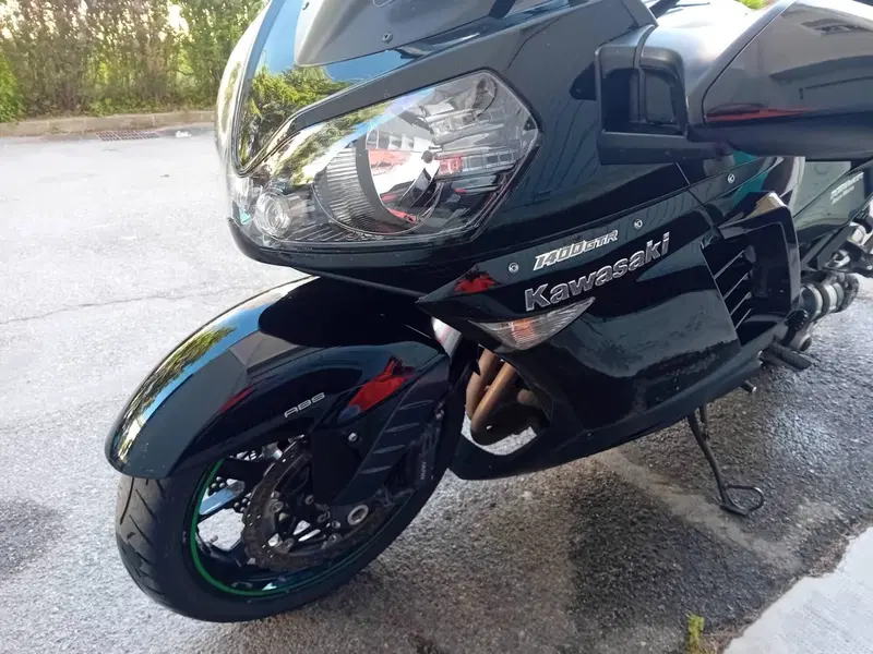 Kawasaki GTR 1400 (2007 - 09) (3)