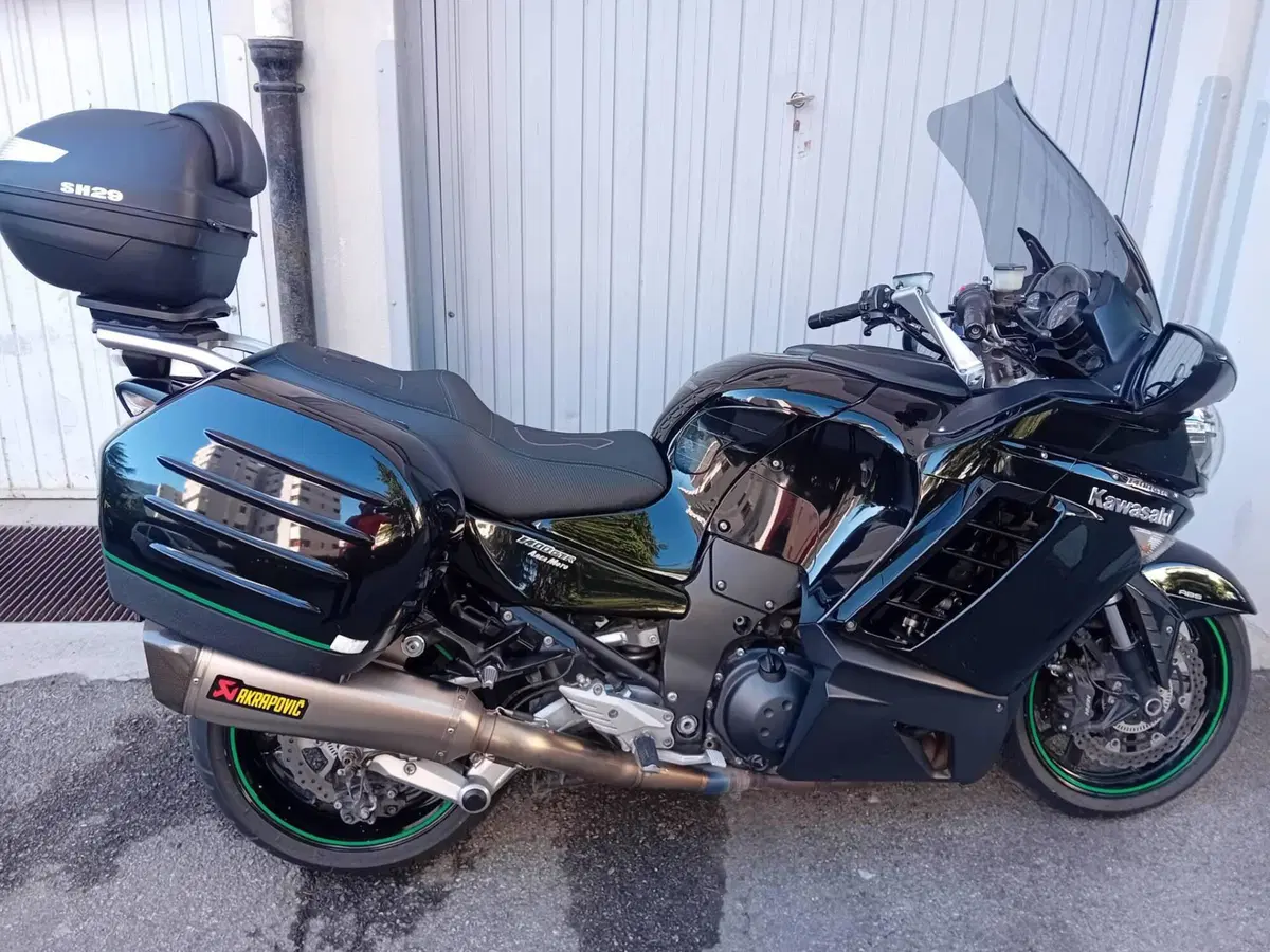 Kawasaki GTR 1400 (2007 - 09) (5)