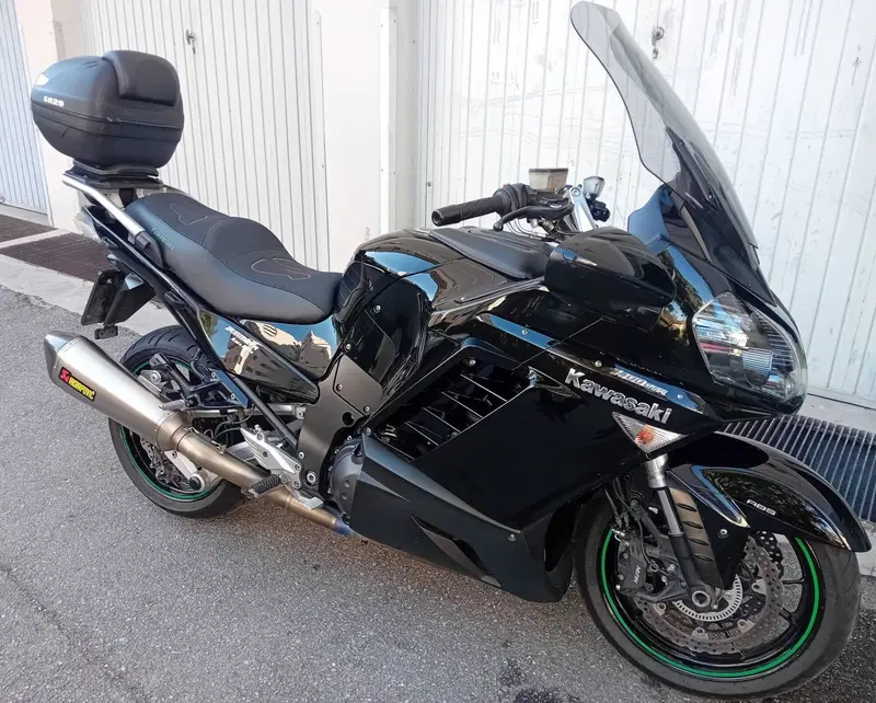 Kawasaki GTR 1400 (2007 - 09) (10)