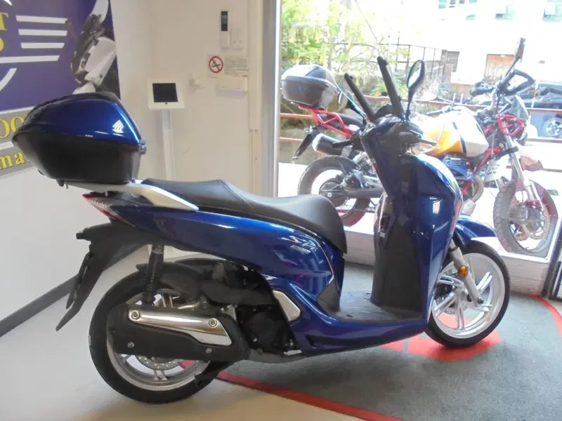 Honda SH 300 i ABS (2016 - 20) (2)