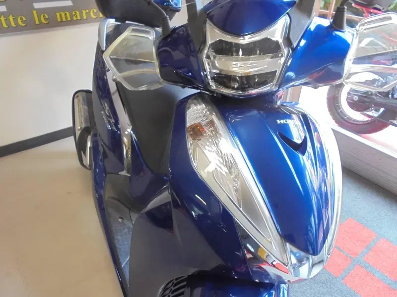 Honda SH 300 i ABS (2016 - 20) (6)
