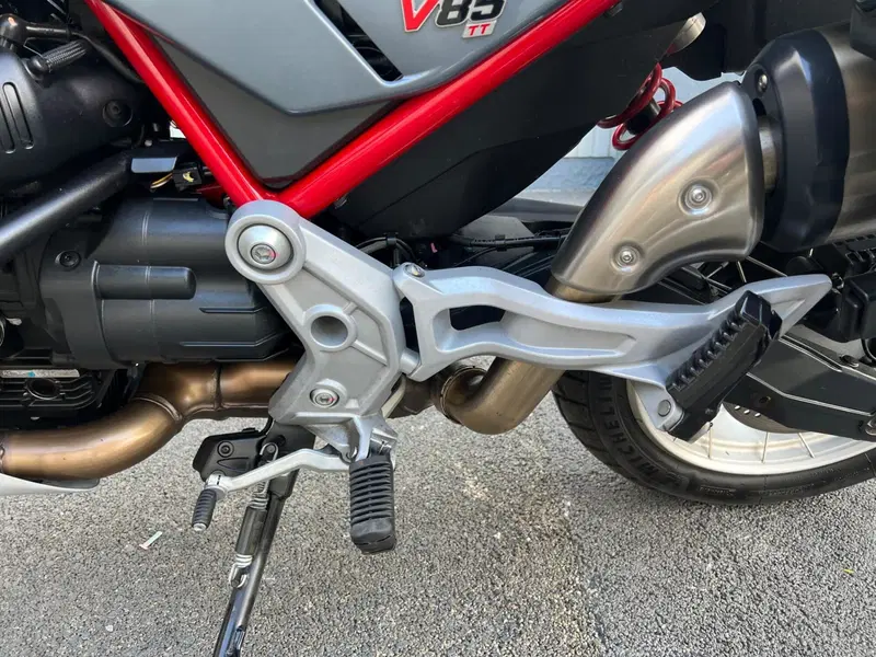 Moto Guzzi V85 TT (2024 - 26) (12)