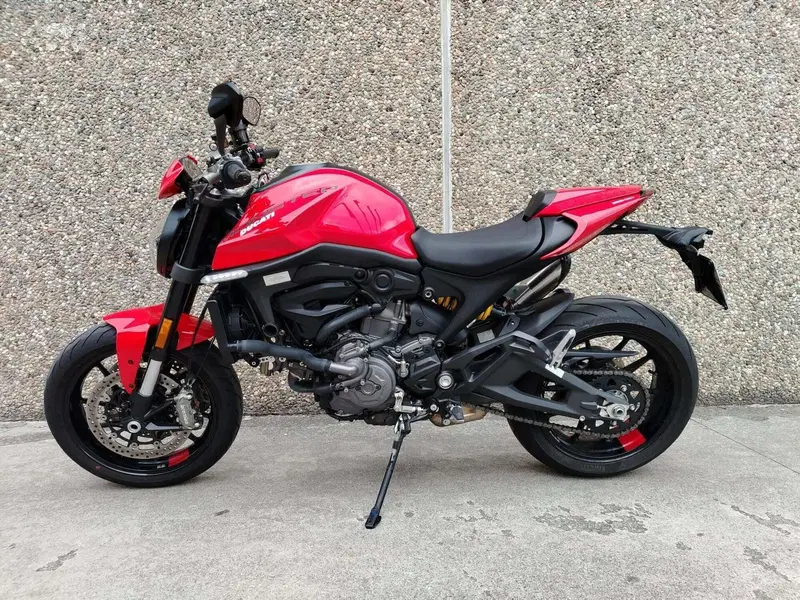 Ducati Monster 937 + (2021 - 25) (2)