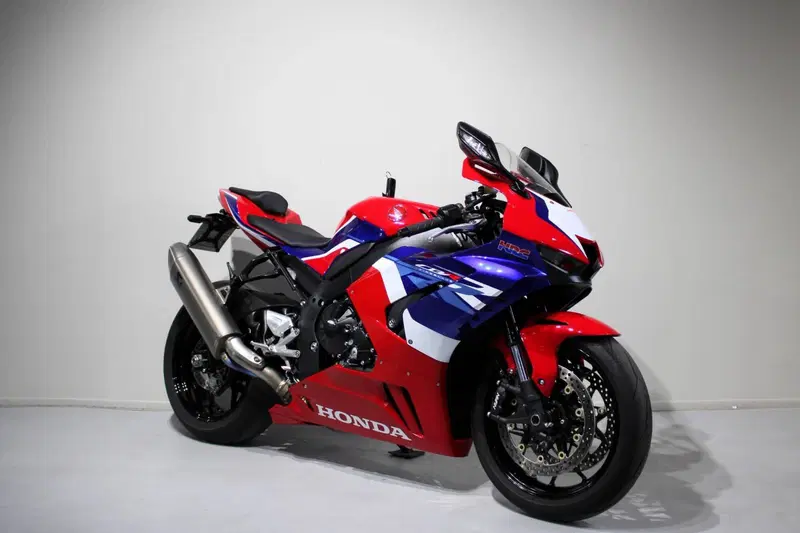 Honda CBR 1000 RR-R Fireblade (2024 - 26) (2)
