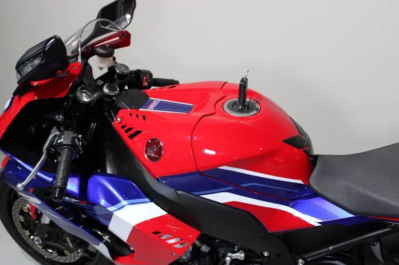 Honda CBR 1000 RR-R Fireblade (2024 - 26) (5)