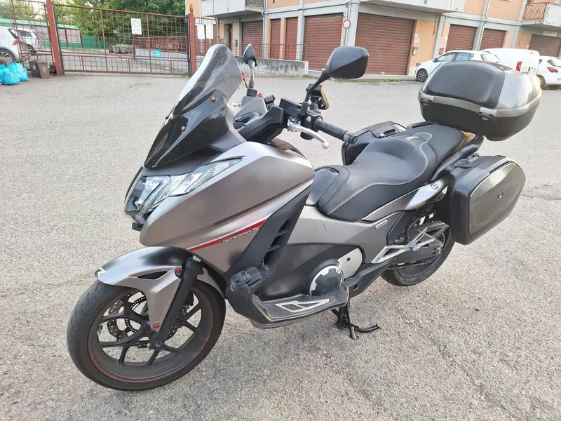 Honda Integra 750 DCT Sport (2017) (2)