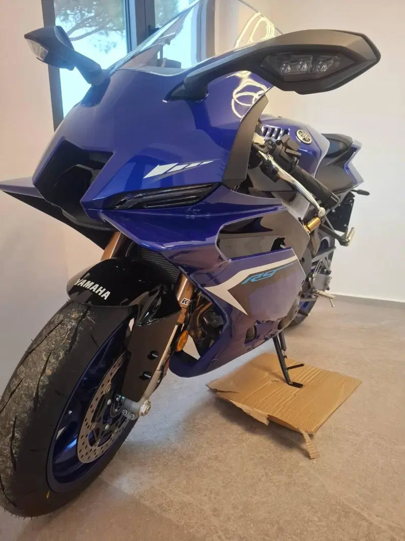 Yamaha YZF R9 (2025 - 26) (5)