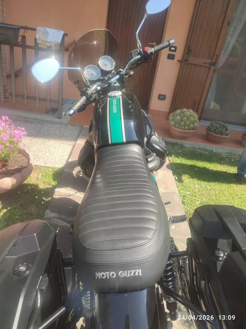 Moto Guzzi V7 III Special (2017 - 20) (4)