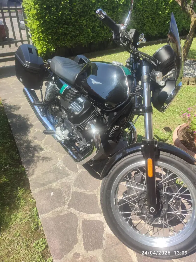 Moto Guzzi V7 III Special (2017 - 20) (3)
