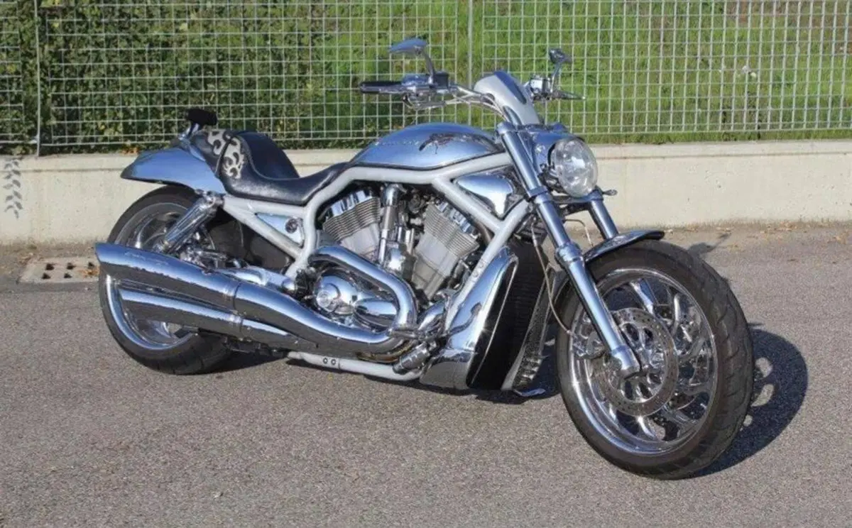 Harley-Davidson 1130 V-Rod (2002 - 05) - VRSCA (5)