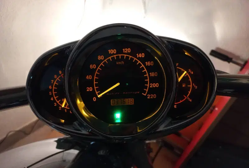 Harley-Davidson 1130 V-Rod (2002 - 05) - VRSCA (8)
