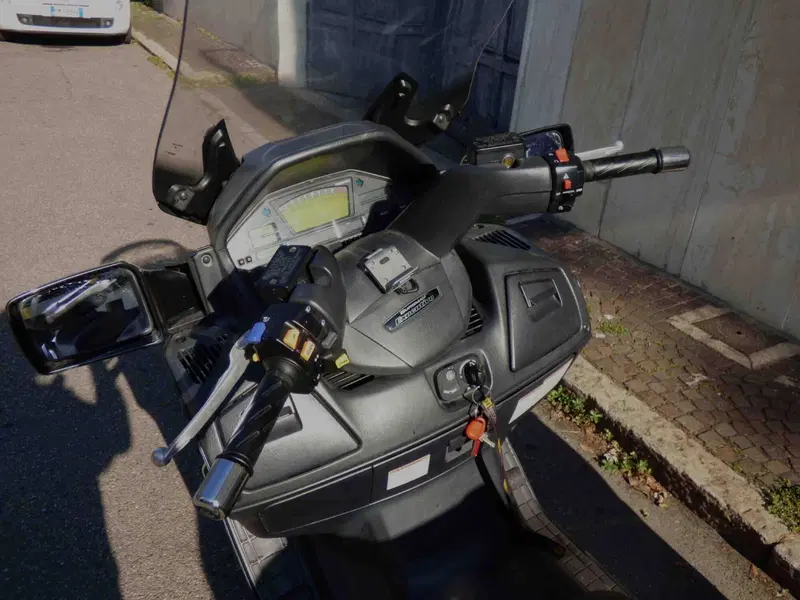 Suzuki Burgman AN 650 Executive (2004 - 06)