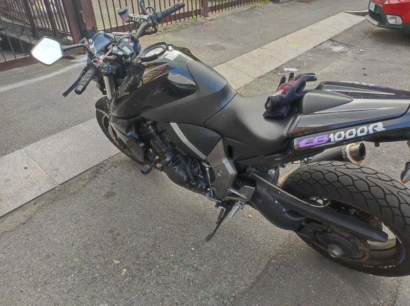Honda CB 1000 R (2008 - 10) (4)