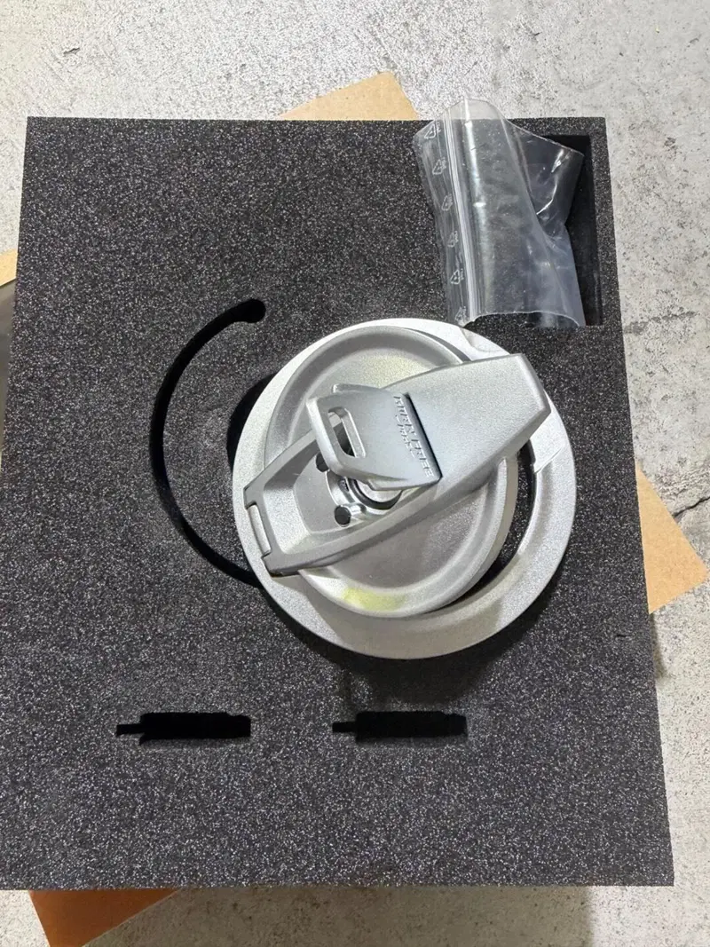 Ducati Scrambler tappo benzina (4)