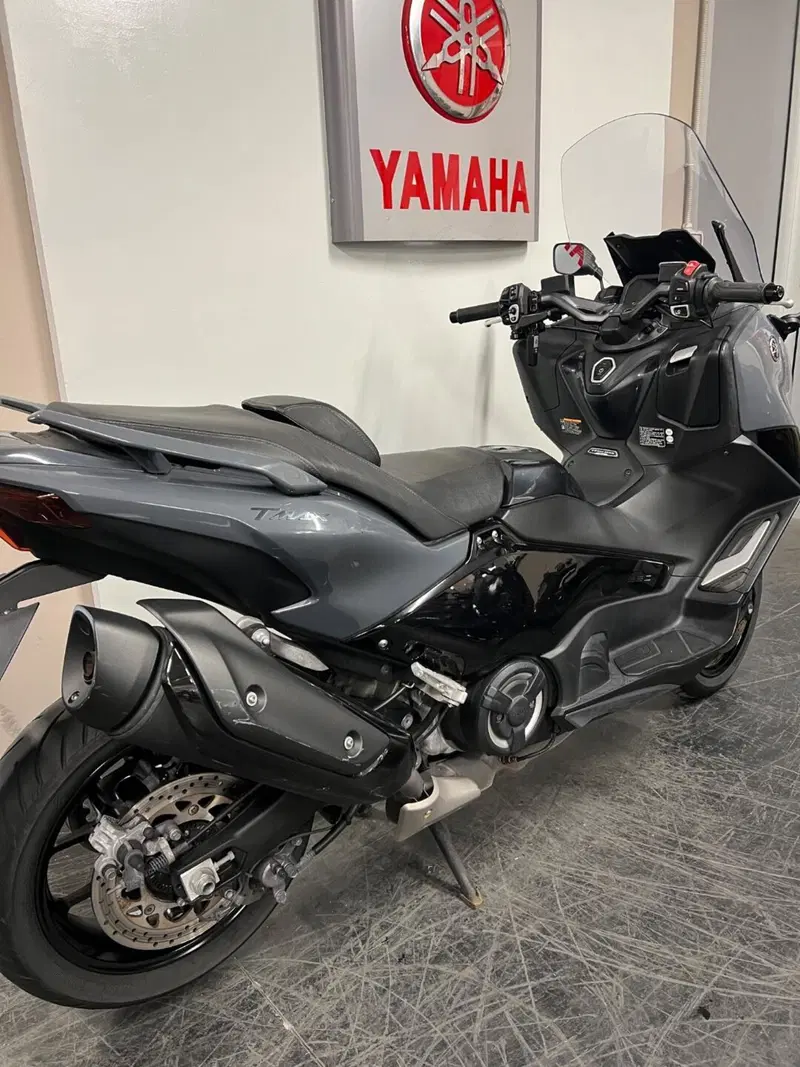 Yamaha T-Max 560 Tech Max (2022 - 24) (4)