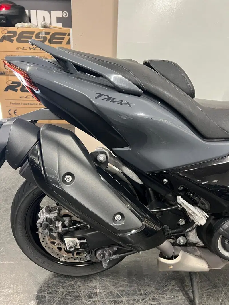 Yamaha T-Max 560 Tech Max (2022 - 24) (5)