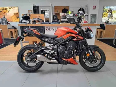 Triumph Street Triple 765 R (2023 - 26) usata