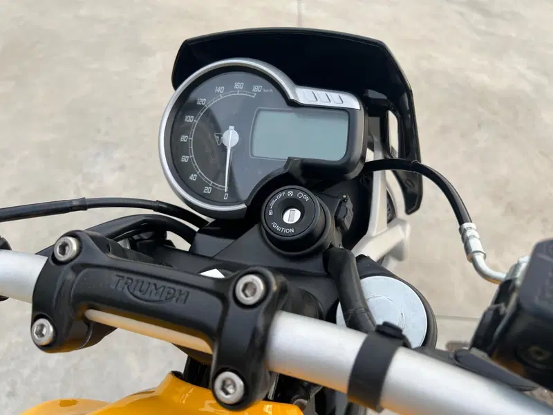 Triumph Tracker 400 (2026) (4)