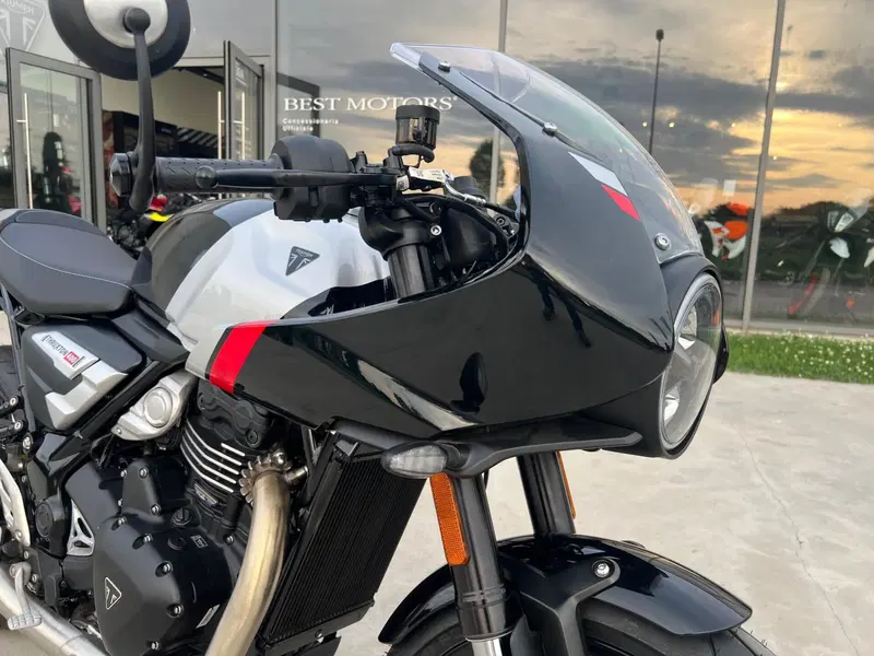 Triumph Thruxton 400 (2026) (2)