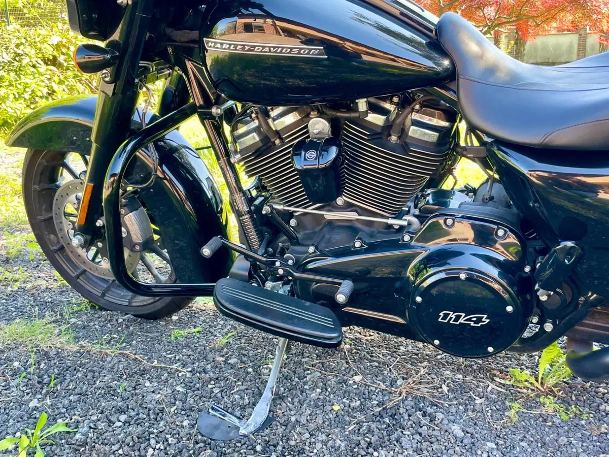 Harley-Davidson 107 Street Glide Special (2017 - 19) - FLHXS (7)