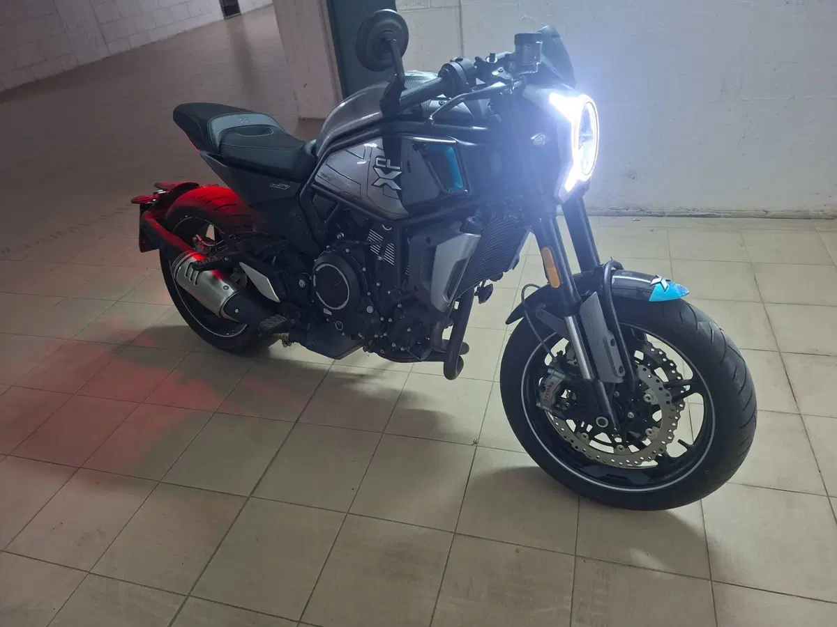 CFMOTO 700CL-X Sport (2022 - 26) (4)