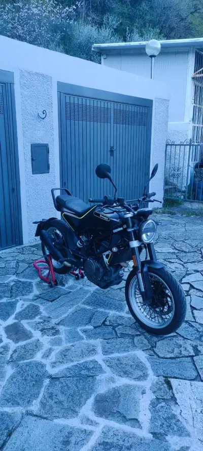 Husqvarna Svartpilen 401 (2018 - 19) usata
