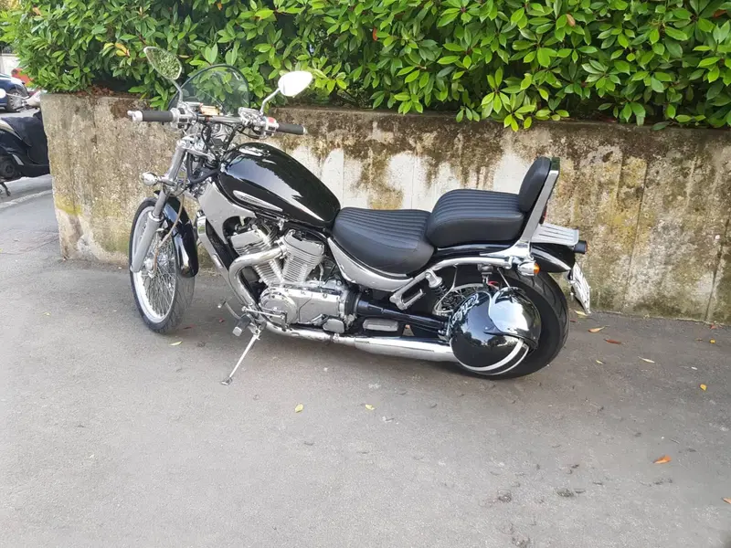 Suzuki VS 800 GL Intruder (2)