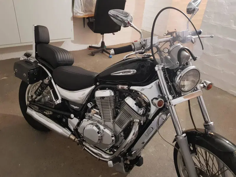 Suzuki VS 800 GL Intruder (4)