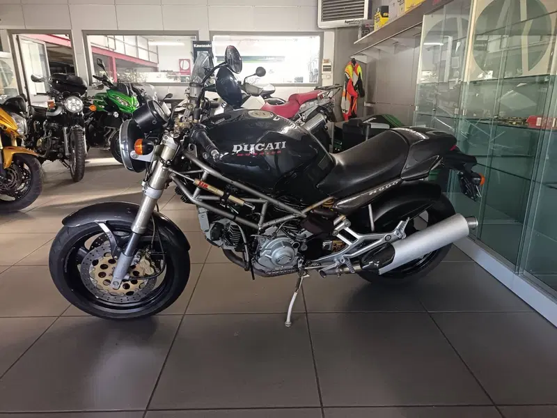 Ducati Monster M900 
