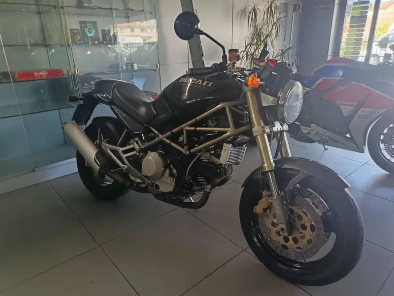 Ducati Monster M900  (2)
