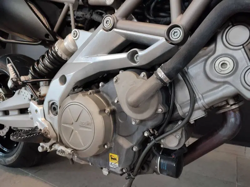 Aprilia Dorsoduro 750 (2009 - 14) (3)