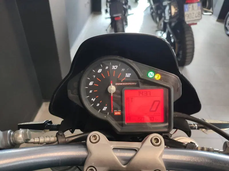 Aprilia Dorsoduro 750 (2009 - 14) (5)