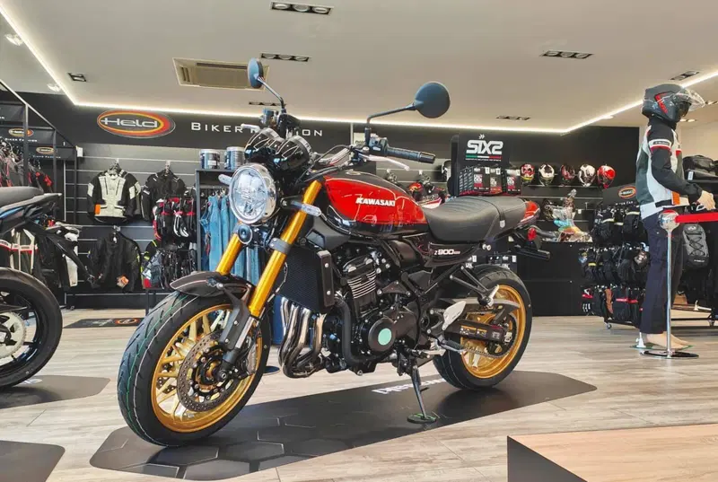 Kawasaki Z 900 RS SE (2026) (2)