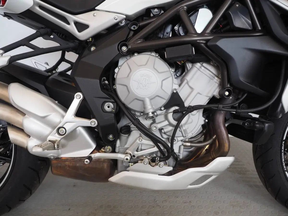 MV Agusta Dragster 800 (2014 - 19) (2)