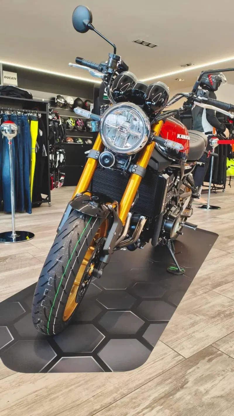Kawasaki Z 900 RS SE (2026) (3)