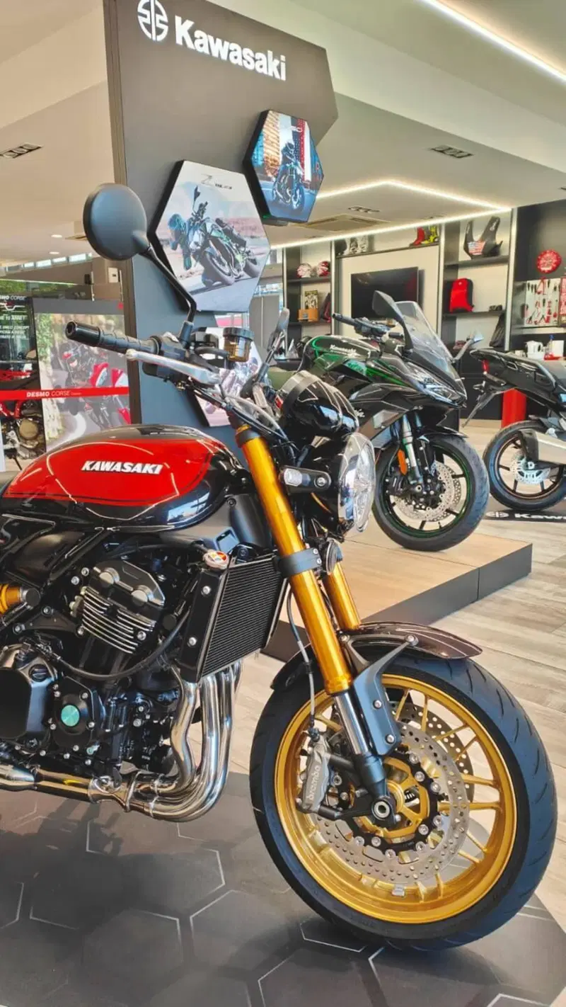 Kawasaki Z 900 RS SE (2026) (4)